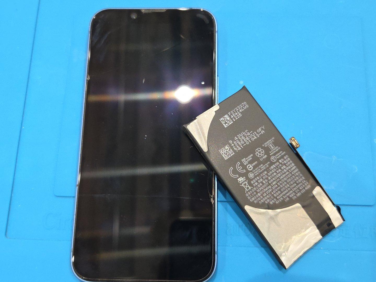 iPhone13mini（アイフォン）のバッテリー不調：起動できない。交換するなら【スマホ修理工房池袋P‘パルコ店】へ